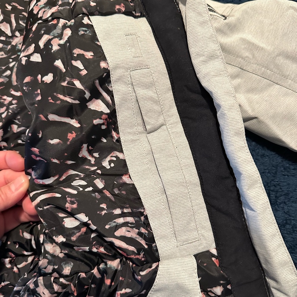 Snowboarding Jacket - image 7